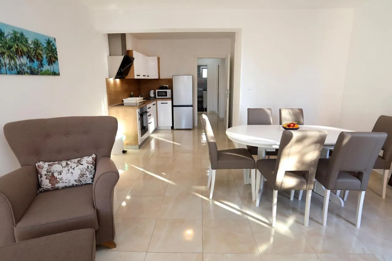 Villa Stella Trogir 0*,  Kroatien